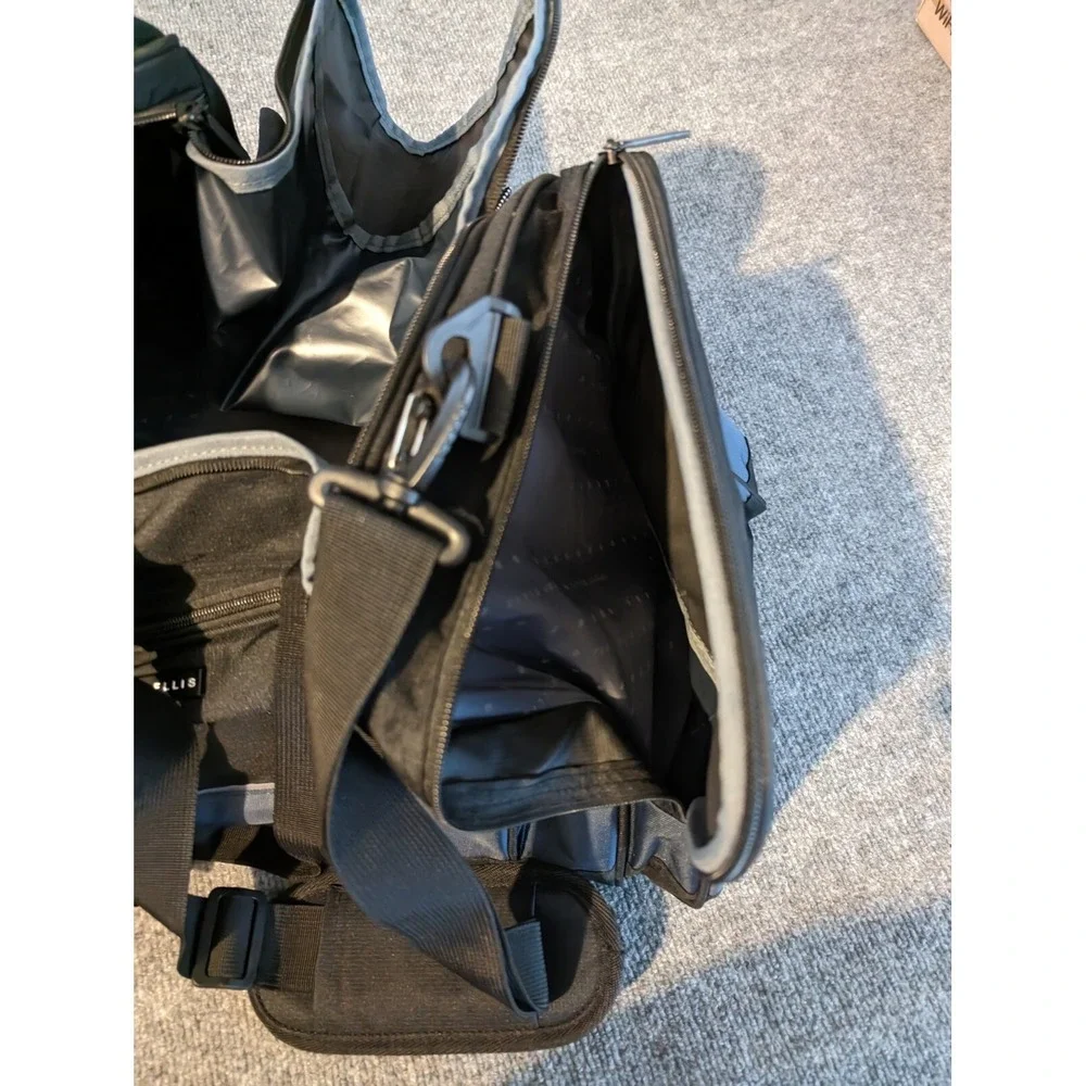 Authentic Perry Ellis Business 22-in Duffel Bag Black/ Blue